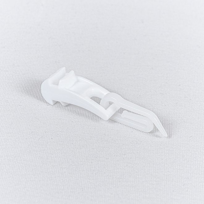 Plastic slider with a single plastic hook white colour No. DS 204