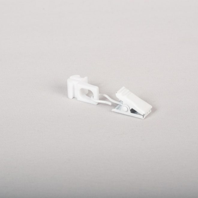 Plastic slider with metal curtain clips white colour No. DS 208